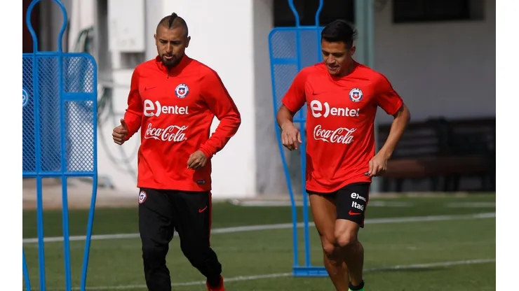 Vidal y Sánchez se cuadran para que La Roja vaya al Mundial.