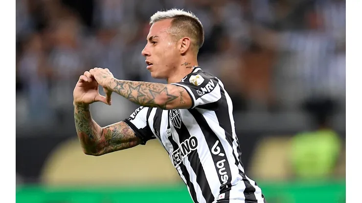 Eduardo Vargas marca el tanto de la victoria del Atlético Mineiro sobre Gremio