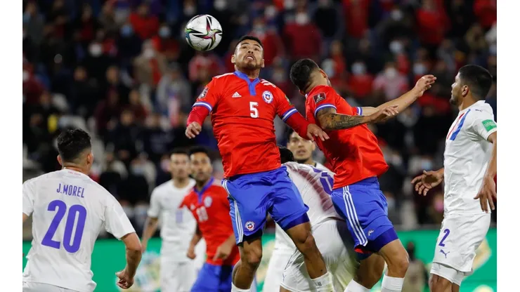 Paulo Díaz se desgarra y queda fuera de La Roja