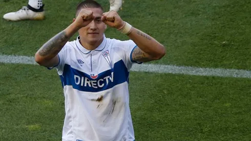 Nicolás Castillo vio a la UC y mandó mensaje a los hinchas albos.
