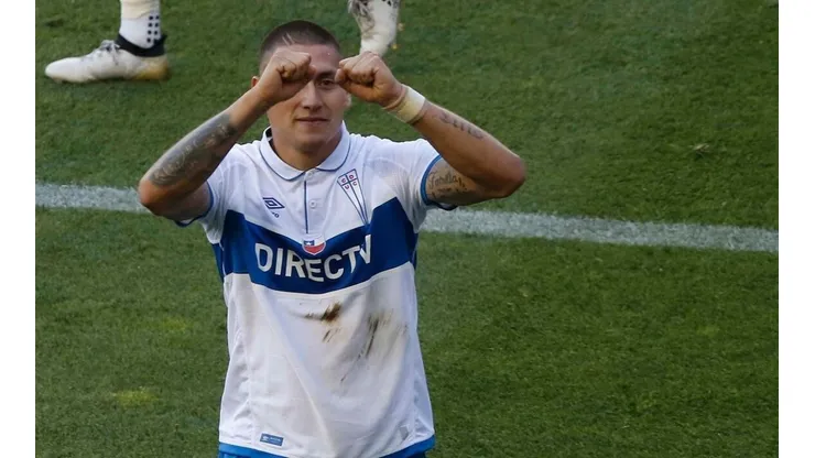 Nicolás Castillo vio a la UC y mandó mensaje a los hinchas albos.