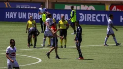 Hinchas de la U encararon a los jugadores en la caída contra Melipilla.