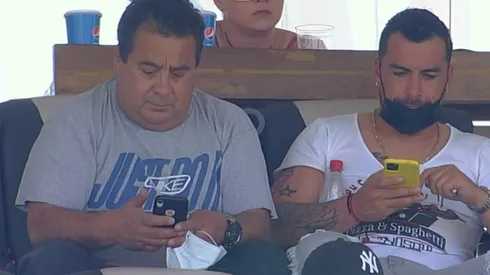 Ambos amigos se les vio sufriendo en el partido ante la UC