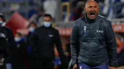 El técnico de los cruzados estuvo muy activo en el banco