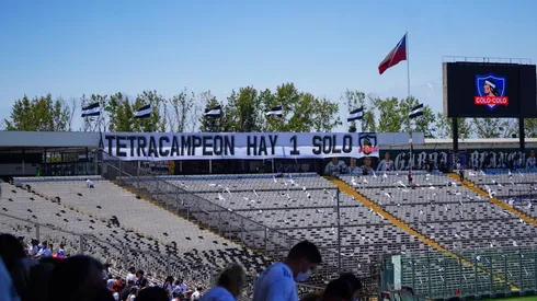 Hinchas de Colo Colo encienden la previa con mensaje apuntado a la UC.