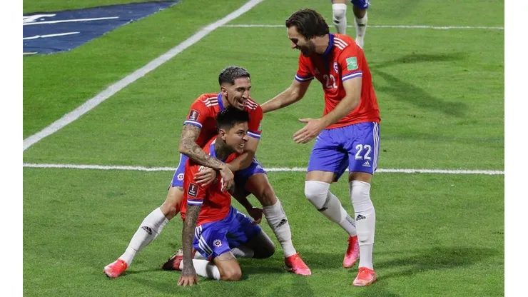 Chile quedó a un puesto de las 20 mejores selecciones del mundo, según el Ranking FIFA.