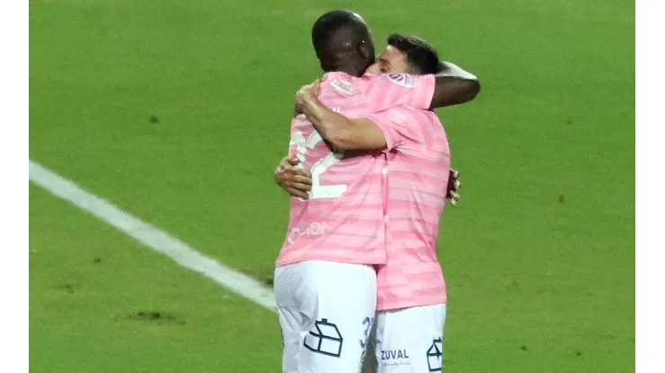 Everton se impuso a Huachipato en amargo debut de Salas.