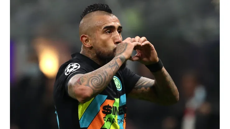 Un emotivo Vidal dedicó el gol a su pequeña hija en triunfo del Inter.