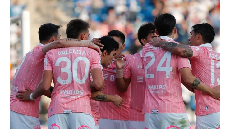 Los cruzados sufrieron dos expulsiones ante los caturros