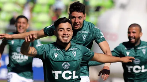 Los wanderinos obtuvieron tres puntos ante Everton y siguen vivos en la lucha por no descender