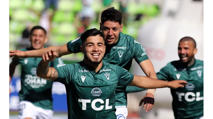 Los wanderinos obtuvieron tres puntos ante Everton y siguen vivos en la lucha por no descender