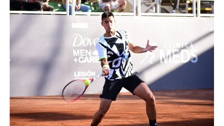 Tomás Barrios está entre los cuatro mejores del Challenger de Santiago 3