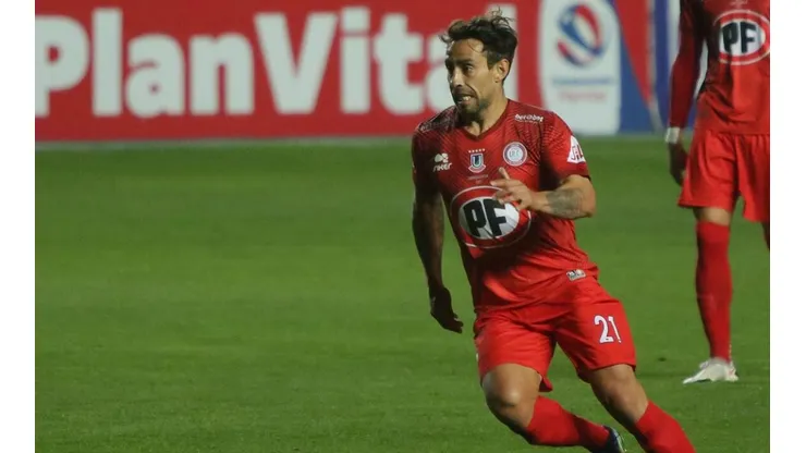 Valdivia asegura que aún puede aportar en el fútbol profesional.