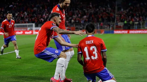 Diego Valdés celebró en cancha con la Selección Chilena en el triunfo frente a Venezuela