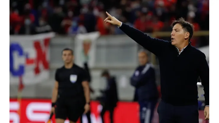 El trasandino dejó el banco de la selección albirroja tras los malos resultados en la triple fecha