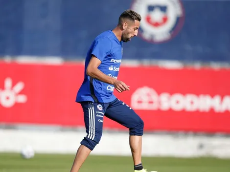Isla sorprende con sus dotes de porteros en el entrenamiento de Chile