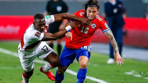 Montecinos espera una oportunidad de ingresar ante Venezuela.