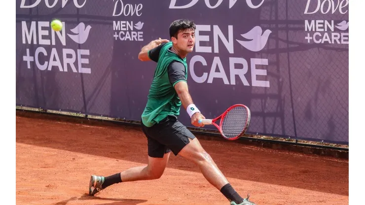 Tomás Barrios dirimirá con Diego Fernández el paso a los cuartos de final de Santiago III.