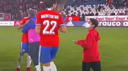 El pequeño Thomas saltó a la cancha en búsqueda de la camiseta de Brereton