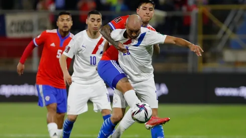 Tabla: Chile no puede con Paraguay y se enreda en la parte baja.