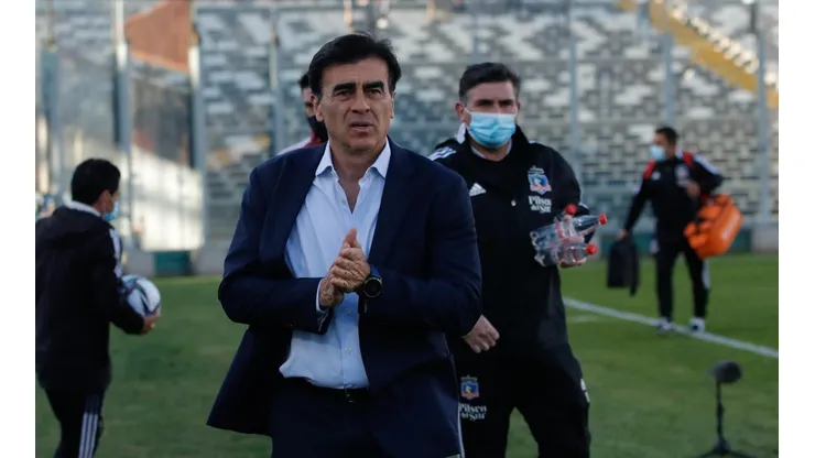 Gustavo Quinteros entrega conceptos en la previa al duelo ante Colo Colo y Huachipato por la fecha 25