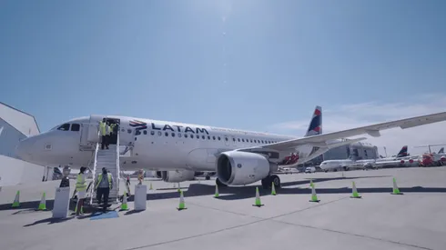 En un avión que se transformó en el Museo Más Alto del Mundo presentó Latam y llevó a la selección chilena hasta Lima por Eliminatorias