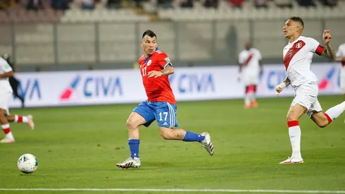 Medel no ocultó su tristeza e hizo sincera confesión con el presente de Chile.