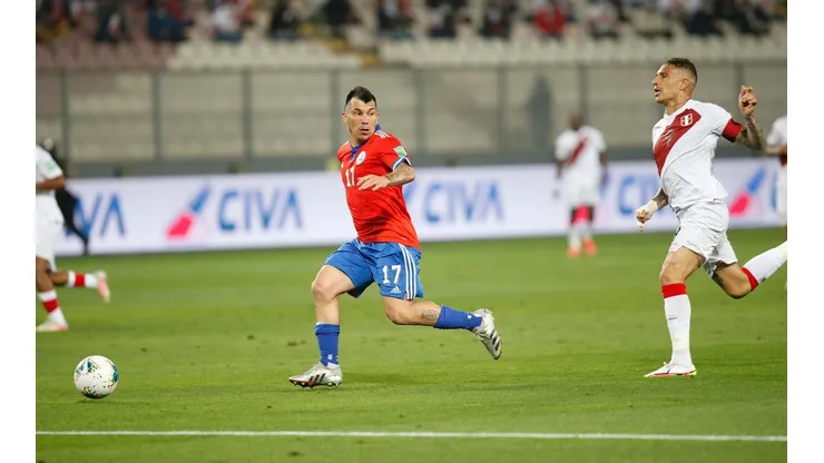 Medel no ocultó su tristeza e hizo sincera confesión con el presente de Chile.