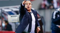 Lasarte no asume toda la responsabilidad en la derrota de Chile.