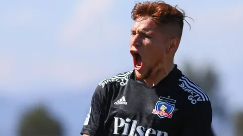 Leonardo Gil comandó la arenga de los albos en la previa al partido frente a Palestino.