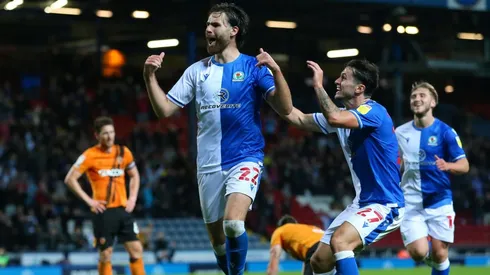 Ben Brereton anotó en la caída de Blackburn Rovers ante Blackpool.