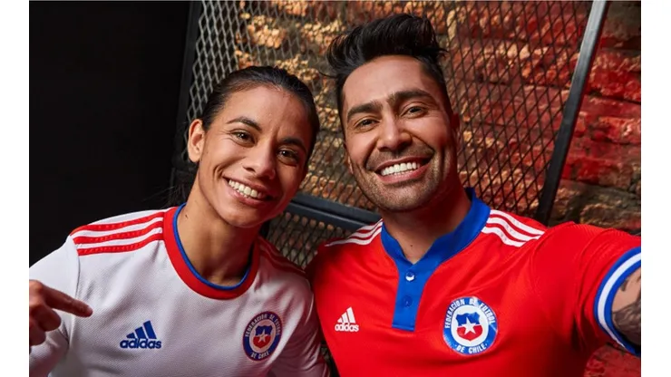 Francisca Lara y Luis Jiménez visten con la nueva camiseta Adidas de La Roja