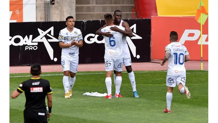 Everton vuelve a los triunfos en el Campeonato Nacional.