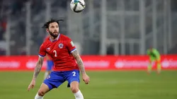 Eugenio Mena estaría con muy pocas chances de jugar en la fecha triple de octubre