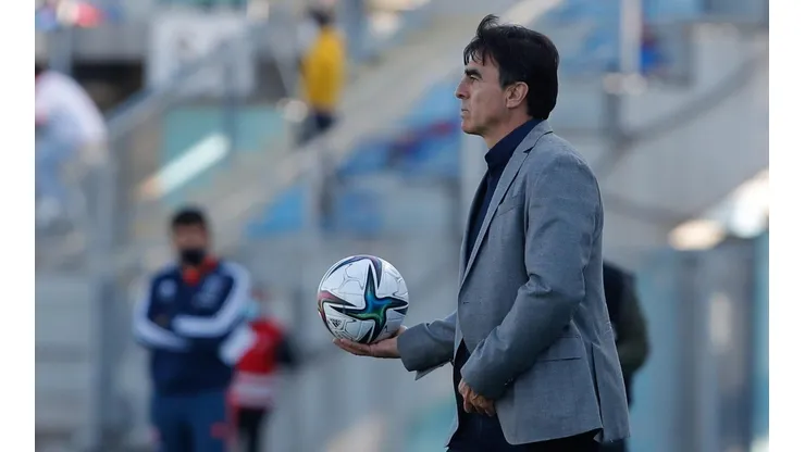 Quinteros quiere seguir enfocado en el Cacique, pero mira de reojo a la Roja