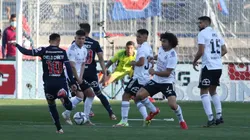 Maximiliano Falcón bromea con Brayan Cortés en el gol azul.