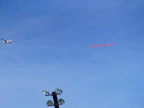 “Colo Colo es Chile” el mensaje de la avioneta que pasó en Rancagua