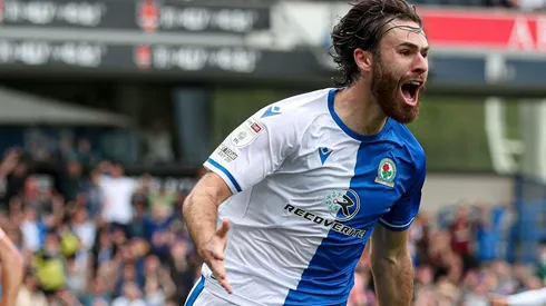 En Rovers siguen disfrutando del buen momento que vive el chileno