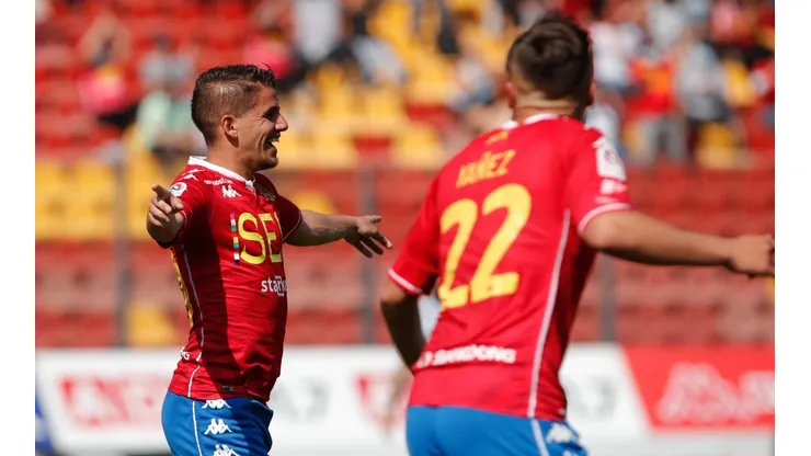 Los hispanos le meten presión a la U en la tabla de posiciones