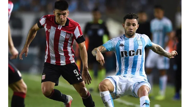 Mena fue titular y cumplió un buen partido por Racing.