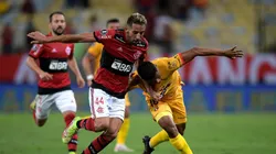 El lateral chileno fue criticado, pero desde su club dieron respaldo