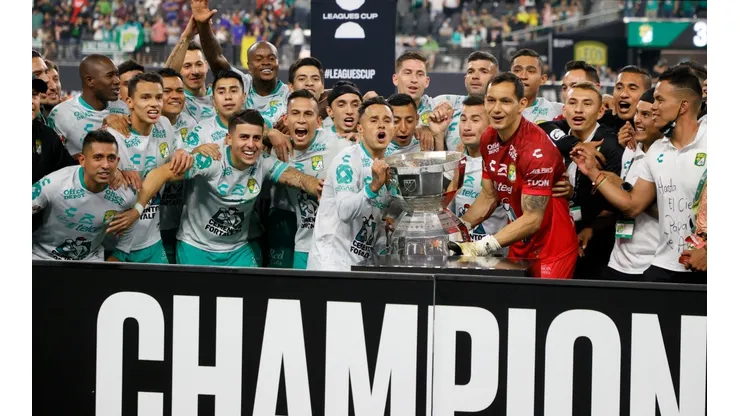 Meneses y Dávila campeones de la Leagues Cup con el León.