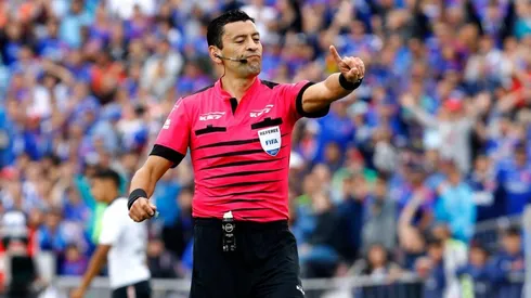 Roberto Tobar arbitrará el compromiso entre azules y albos.