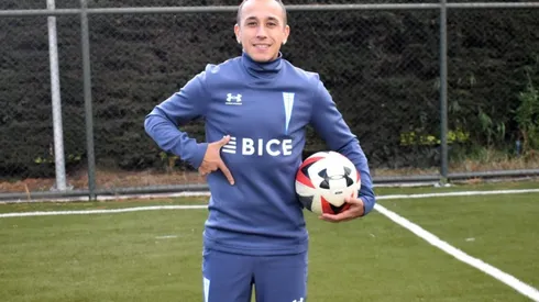 Fabián Orellana prepara su debut con Universidad Católica.