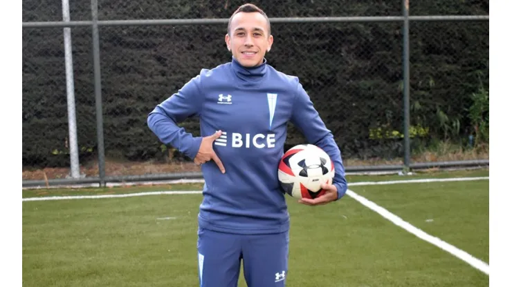 Fabián Orellana prepara su debut con Universidad Católica.