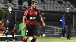 El actuar de Isla no tiene para nada contentos a los hinchas del Fla.