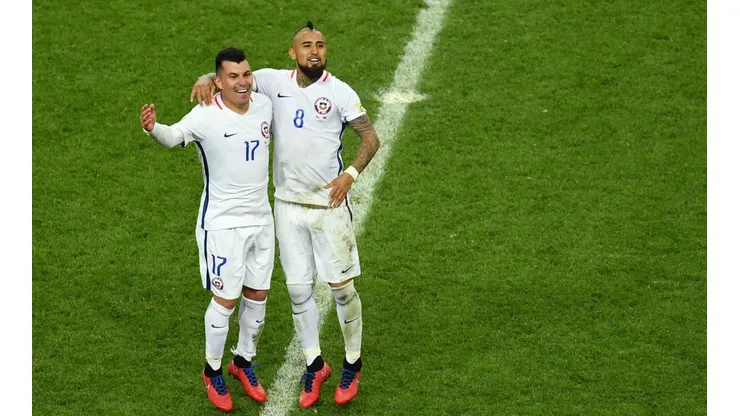 Los cracks de La Roja se elogiaron tras duelo entre Inter y Bologna