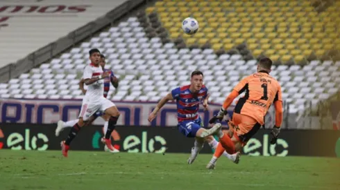 Ángelo Henríquez se matriculó con un golazo en victoria del Fortaleza.