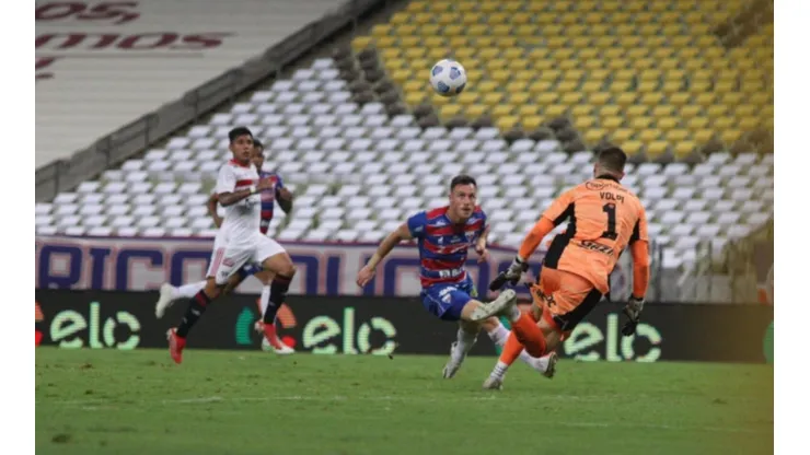 Ángelo Henríquez se matriculó con un golazo en victoria del Fortaleza.