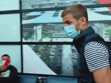 Refuerzo de Colo Colo llega a Chile a realizar su cuarentena preventiva